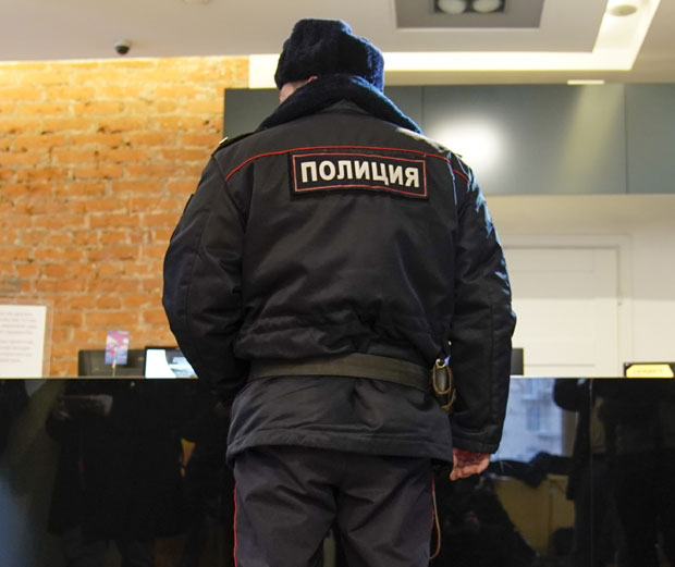 ПУЦЊАВА У МОСКВИ: Рањен полицајац